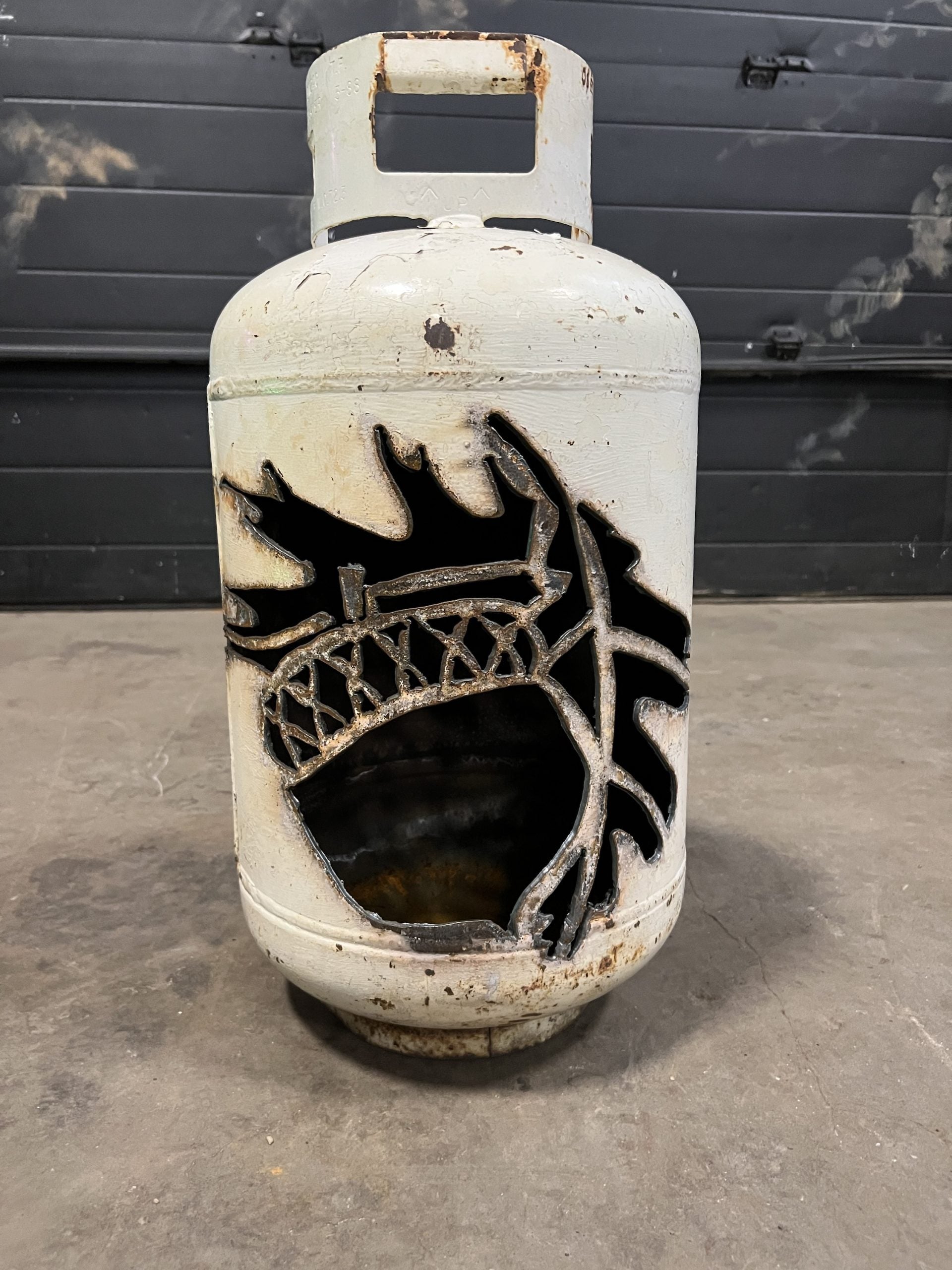 30LB Propane Tank (Acorn Surrounded By Leaves)