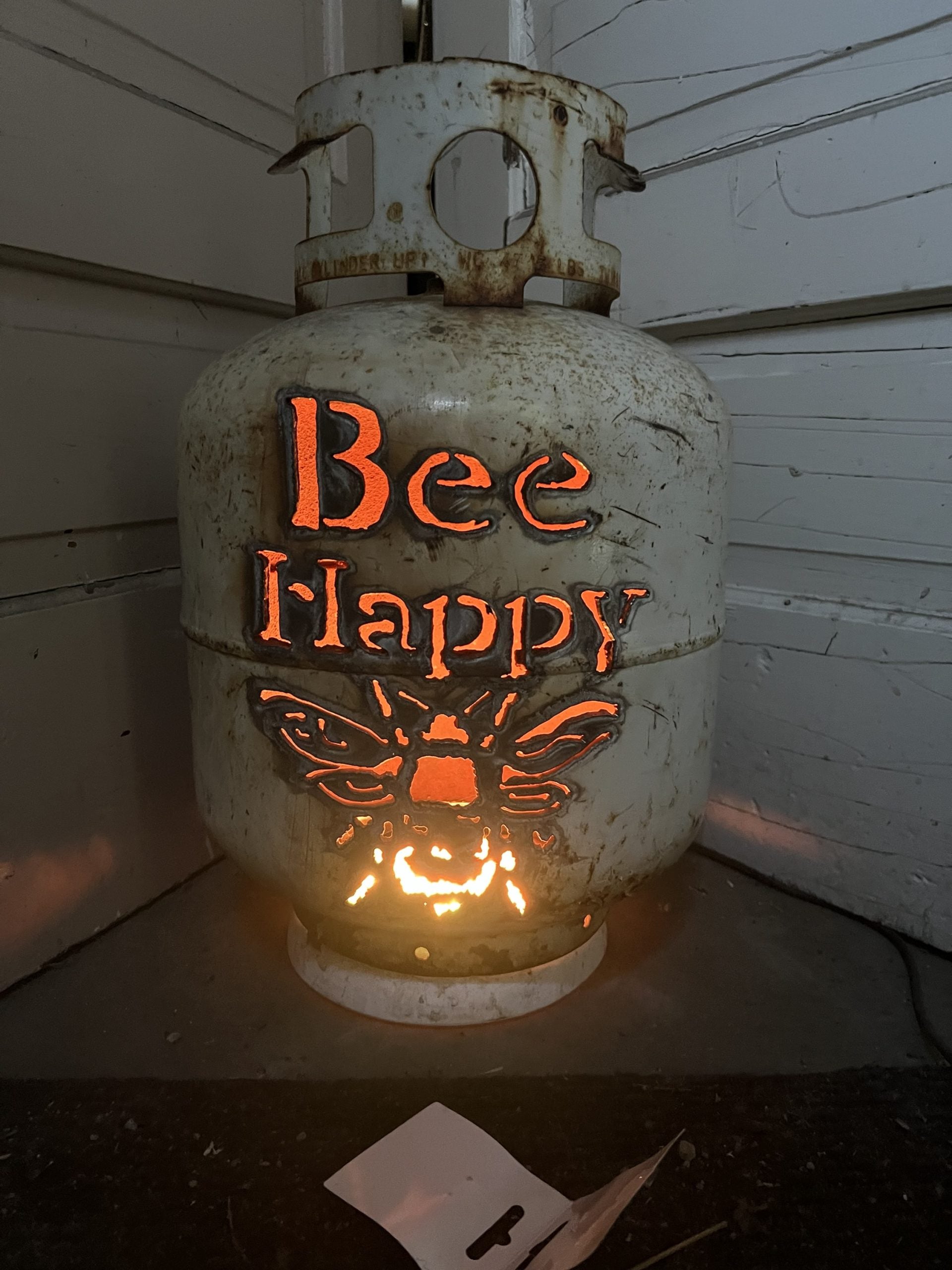 20LB Propane Tank (Bee Happy)