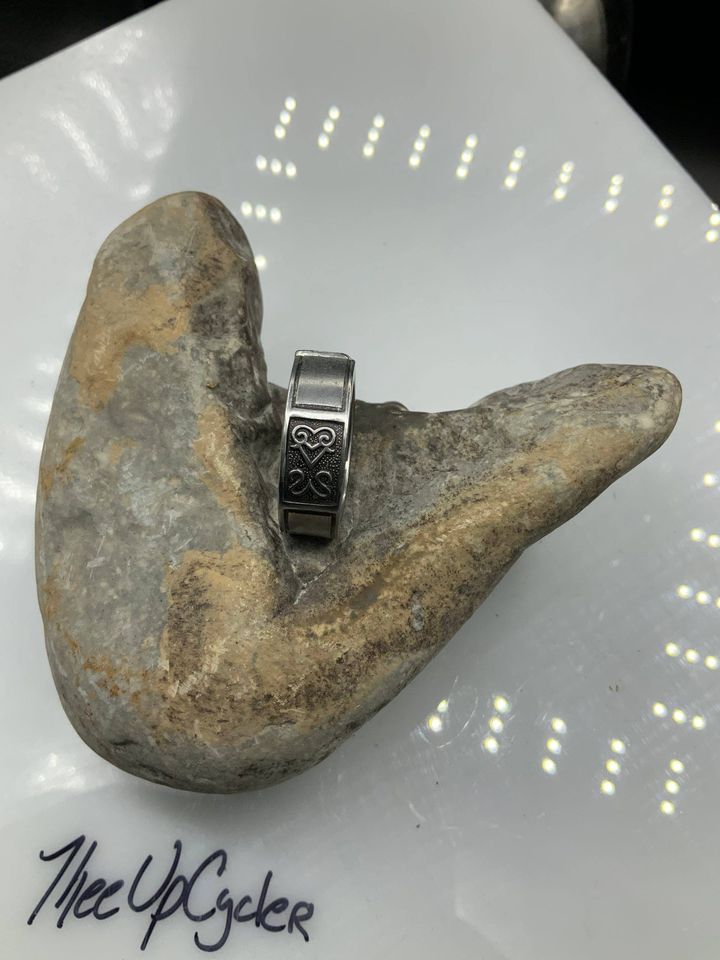 Ring 190 – Heart Ring Size 12