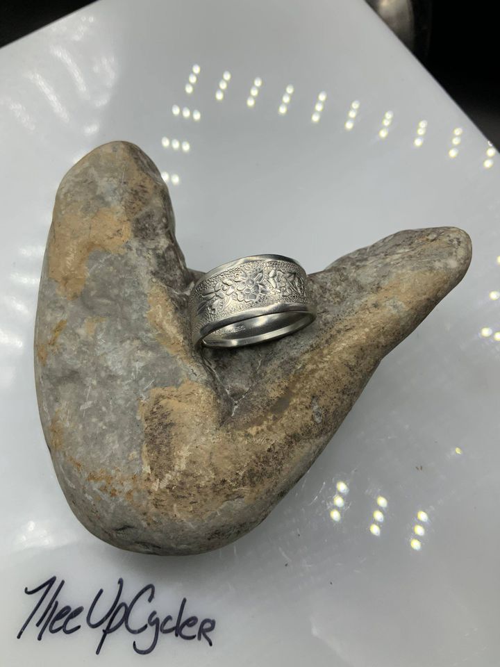 Ring 197 – Floral Ring Size 13