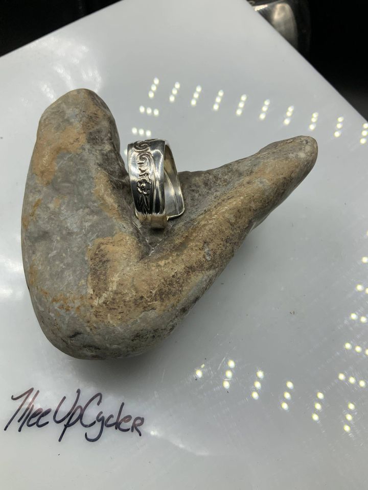 Ring 204 – Floral Ring Size 13
