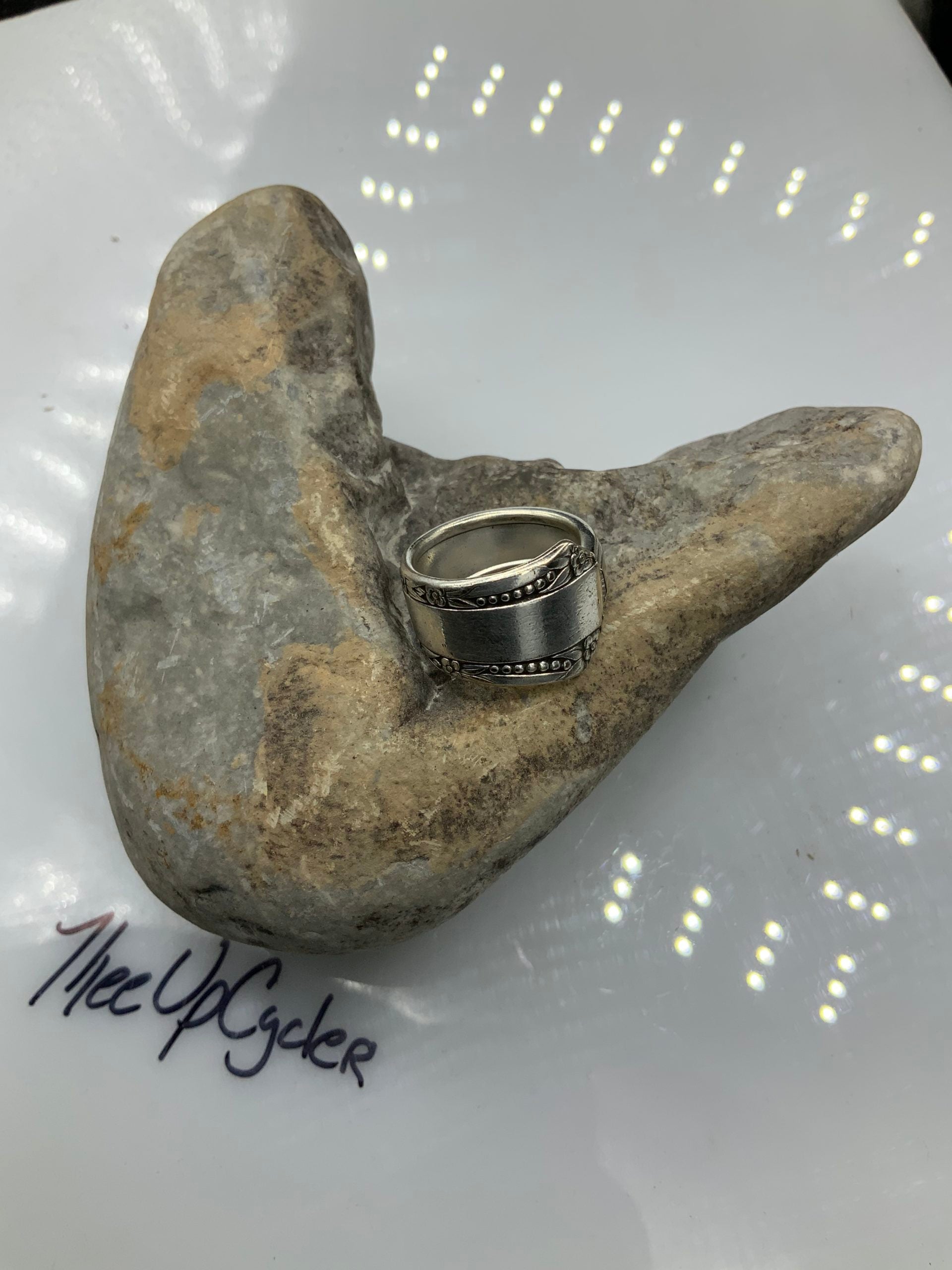 Ring 83 - Floral Ring - Size 8