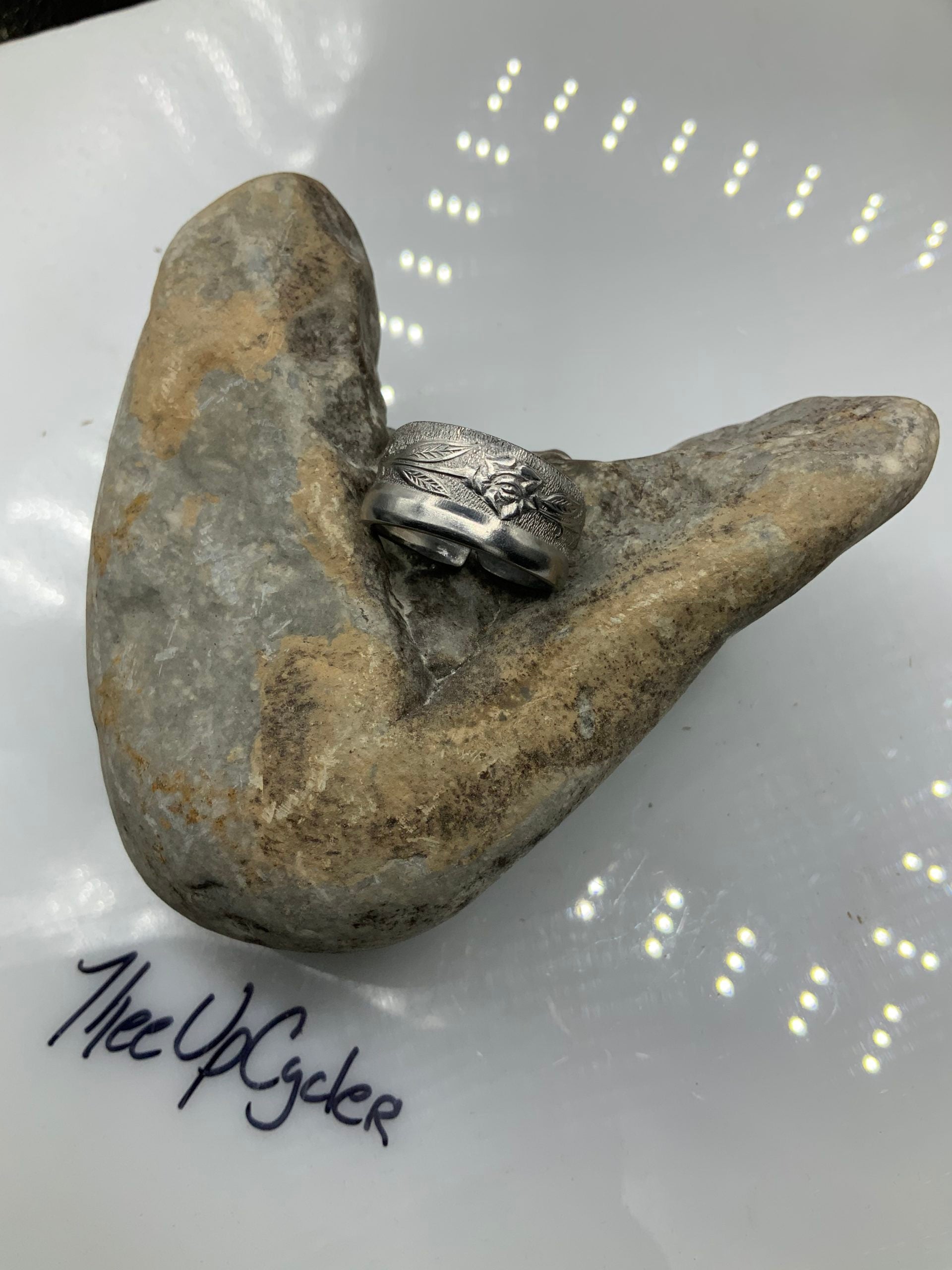 Ring 119 - Floral Ring - Size 9