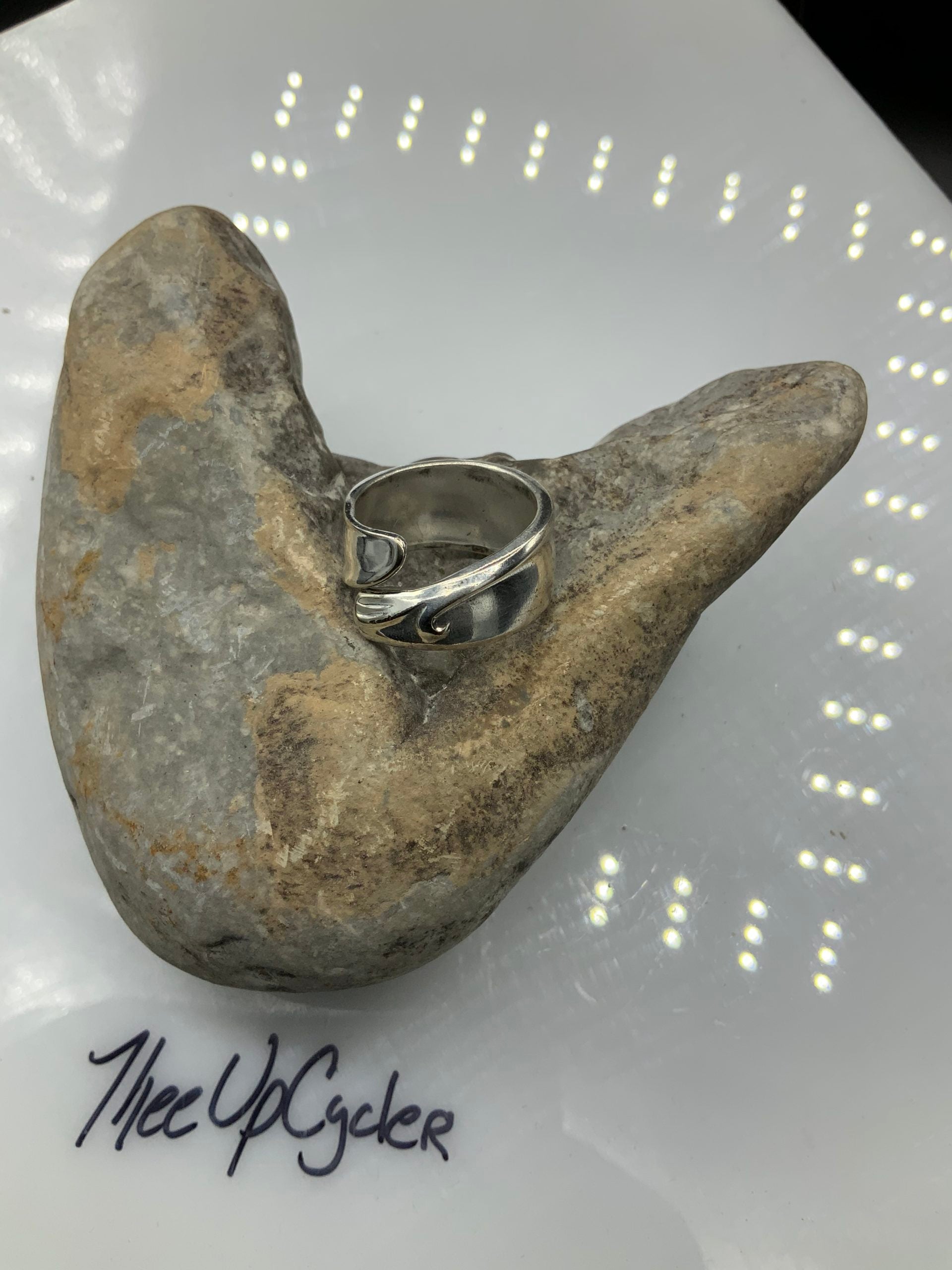 Ring 133 - Twist Ring - Size 9