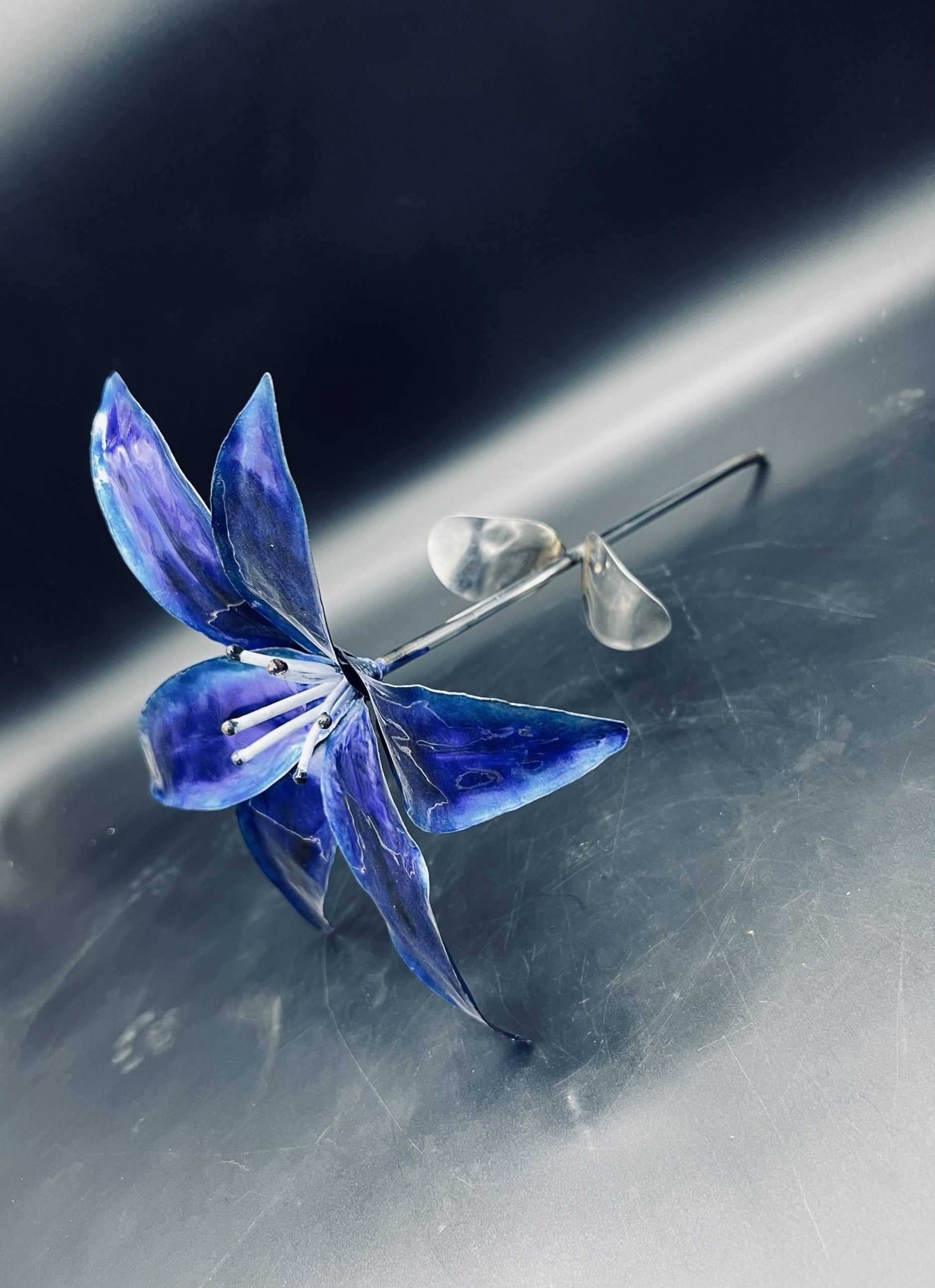 Flower, Lily, Stemmed (Blue and purple)
