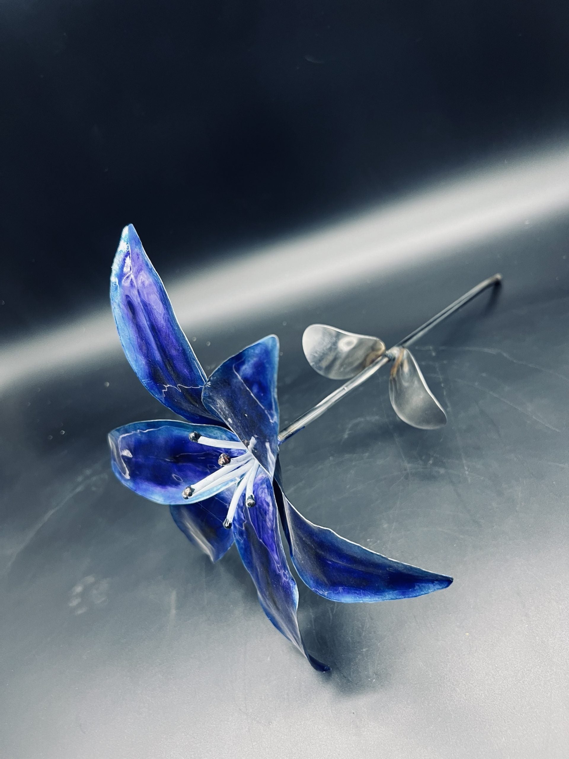 Flower, Lily, Stemmed (Blue and purple)